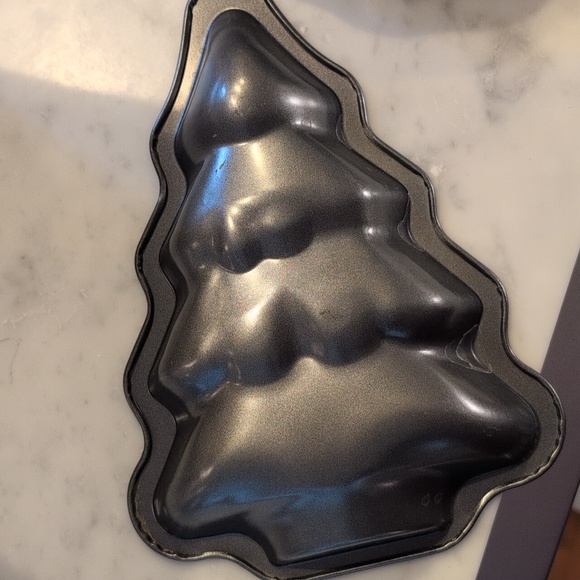 Christmas baking pans - Picture 2 of 3